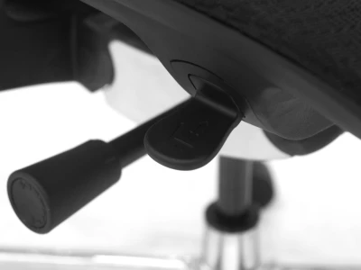 Fotel ergonomiczny biurowy ERGONAUT AERO czarny dzwignia regulacji gora dol