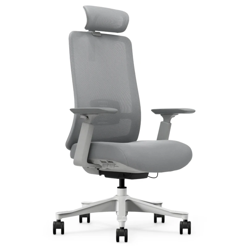 Fotel Ergonomiczny Biurowy ERGONAUT ODYSSEY Szary - widok z przodu pod kątem z lewej strony na całą sylwetkę.