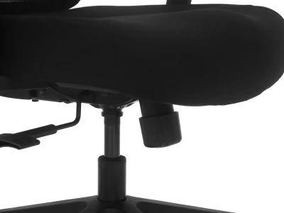 Fotel Ergonomiczny Biurowy ERGONAUT AERO Czarny - zbliżenie na siłownik gazowy, mechanizm pod siedziskiem i duże pokrętło.