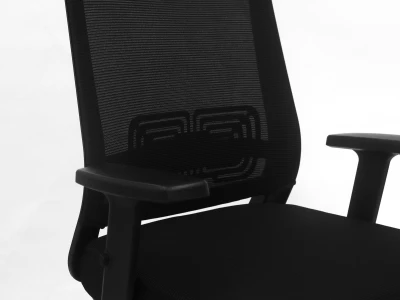 Fotel Ergonomiczny Biurowy ERGONAUT NEST Czarny - detal oparcia z siatki i regulowanego podłokietnika.