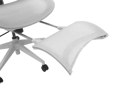 Fotel Ergonomiczny ERGONAUT BIONIC AIR FR Szary - zbliżenie na wysunięty podnóżek i siedzisko z siatki.