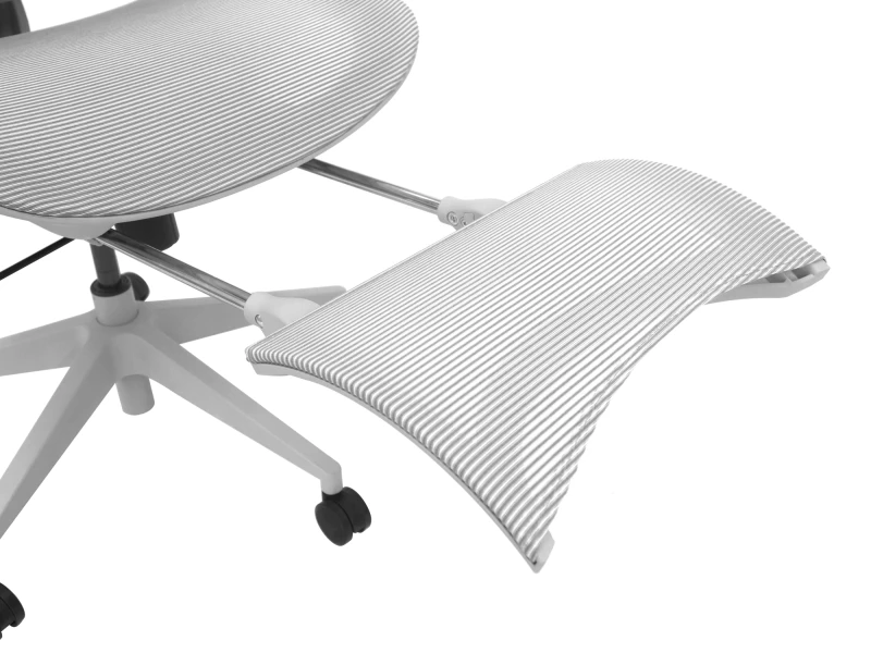 Fotel Ergonomiczny ERGONAUT BIONIC AIR FR Szary - zbliżenie na wysunięty podnóżek i siedzisko z siatki.