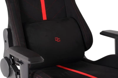 Fotel Gamingowy Delagear G 525 Czarno-czerwony Materiałowy - zbliżenie na poduszkę lędźwiową i oparcie.