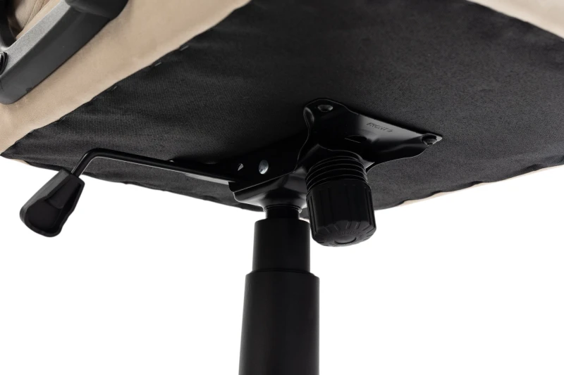 Fotel Gamingowy Delagear G 404 Beżowy Velvet Materiałowy - widok od spodu na mechanizm Tilt