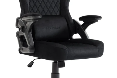 Fotel Gamingowy Delagear G 404 Czarny Velvet - zbliżenie na przednią część siedziska i dolny mechanizm.