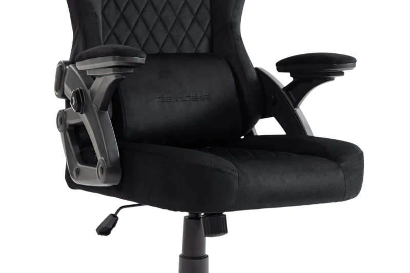 Fotel Gamingowy Delagear G 404 Czarny Velvet - zbliżenie na przednią część siedziska i dolny mechanizm.
